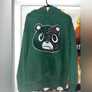 This is a size L in men and I got it at Hibbetts